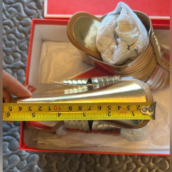 Coach Bristol Mirror Metallic - Gold - size 10 - worn twice, few scratches. - Picture 2 of 14